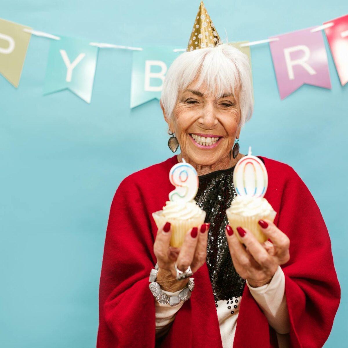 Para cuidar de cães idosos com foco na mobilidade e cognição, é crucial adotar uma rotina que inclua exercícios adaptados, di