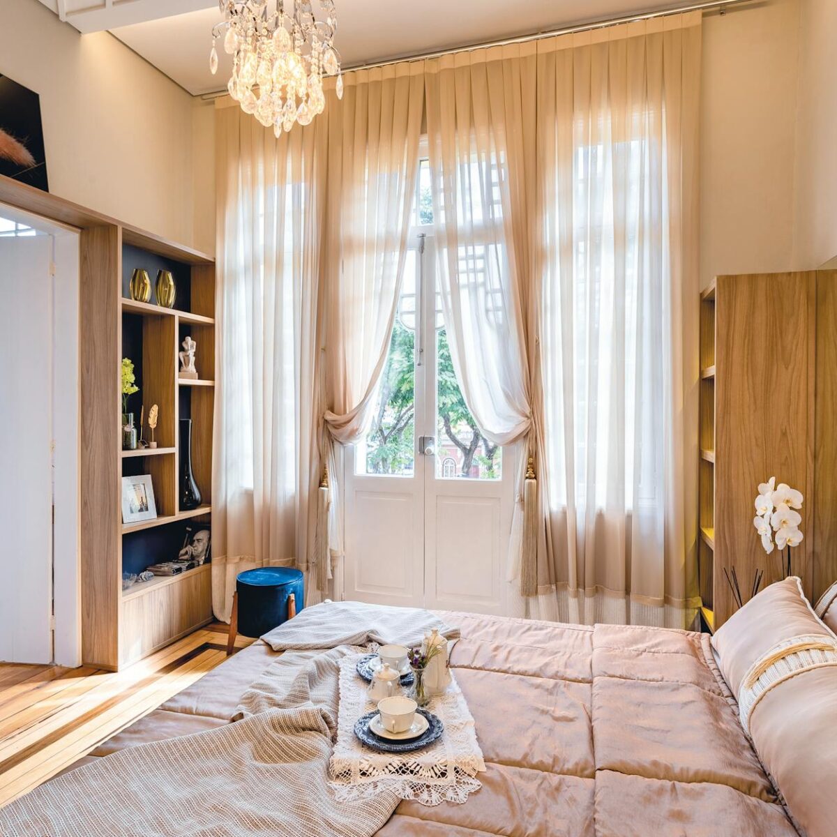 O Santuário Felino Perfeito: Como Montar um Quarto Dedicado ao Seu Gato com Autoridade — como montar quarto para gato espaço